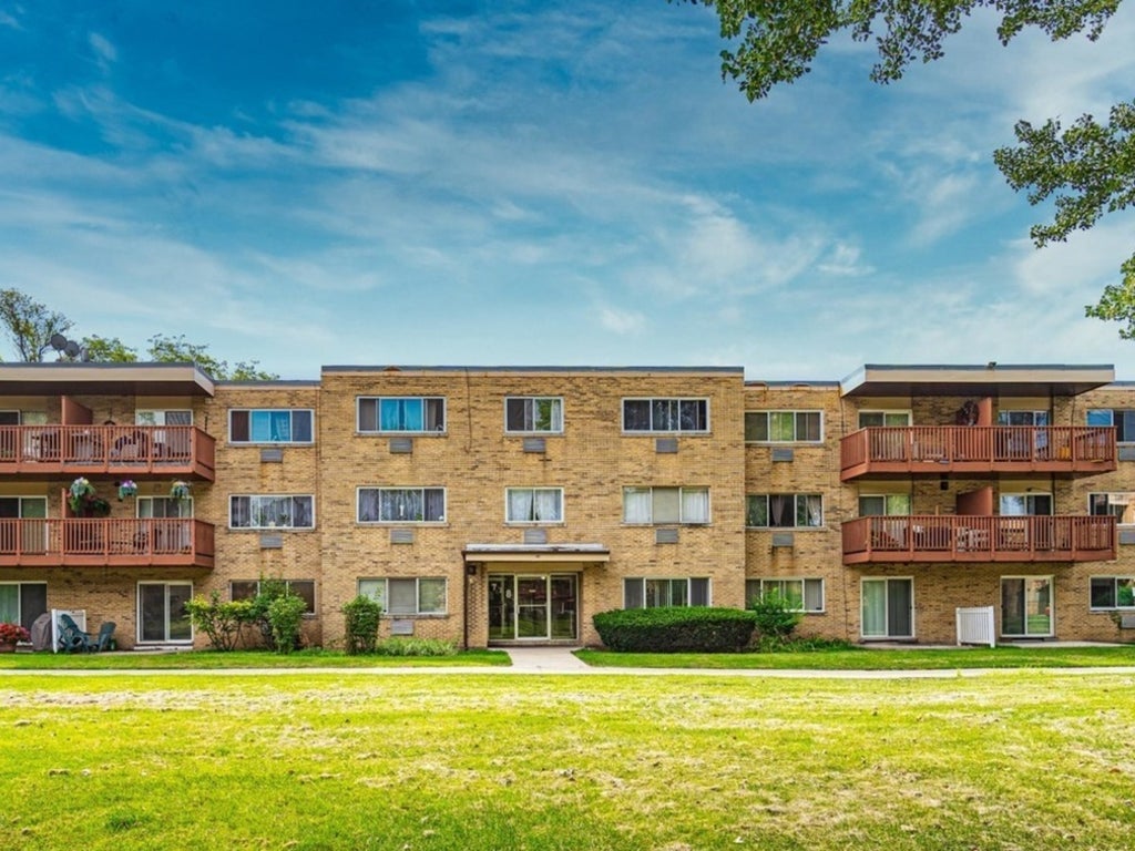 728 Dempster Street 207, Mount Prospect