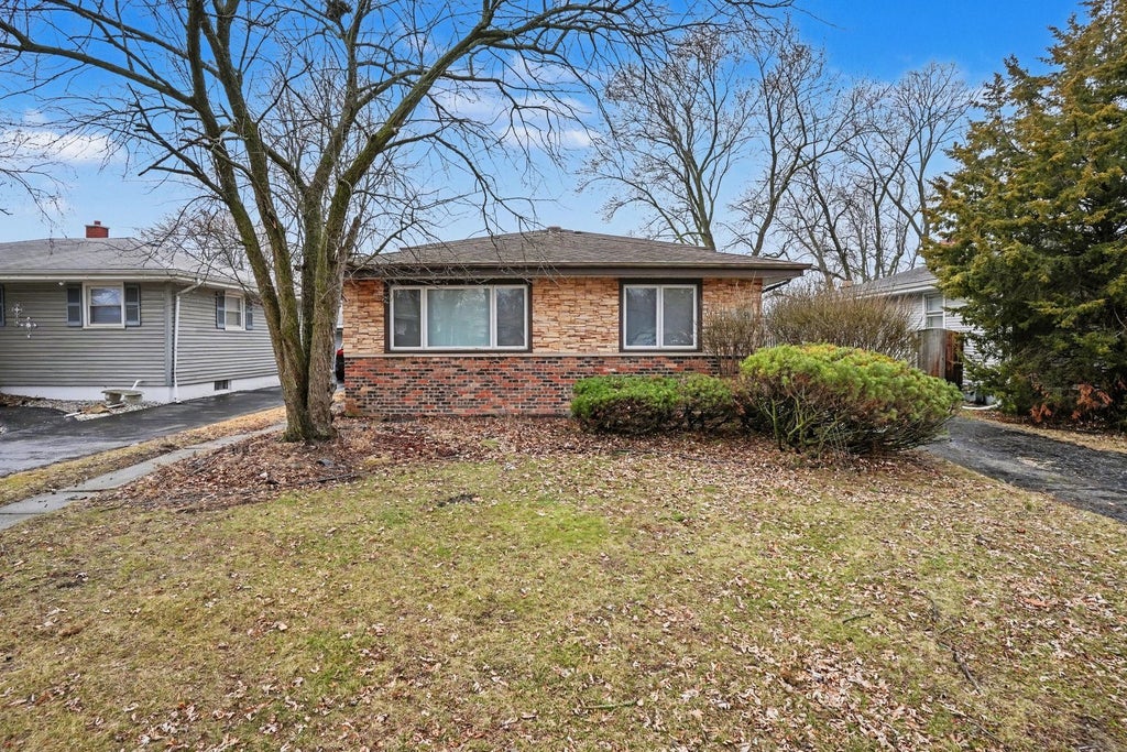 3351 171st Street, Lansing