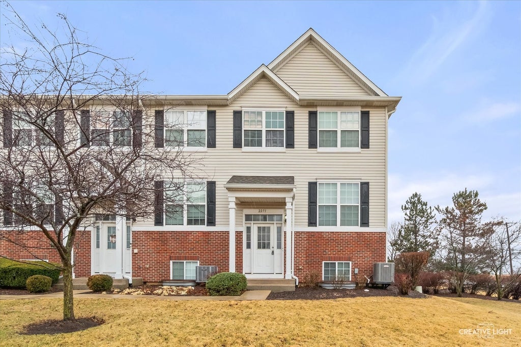 2271 Beresford Drive, Yorkville