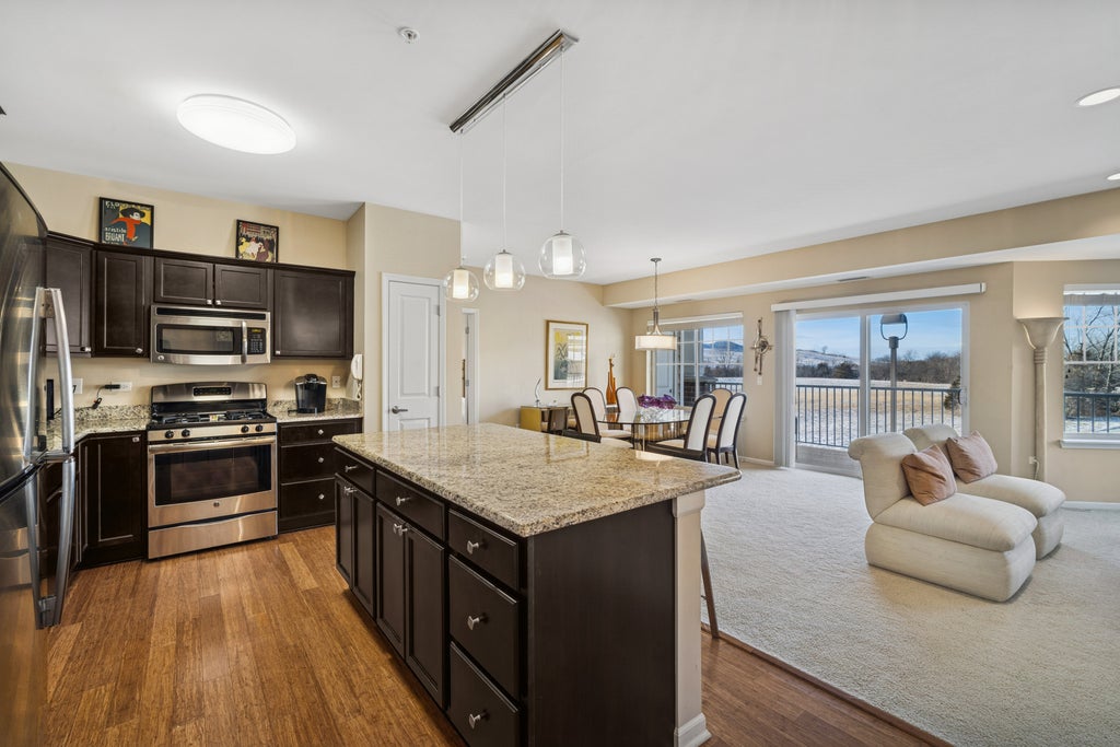 2220 Founders Drive 107, Northbrook, 60062