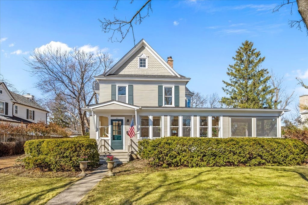 274 Vine Avenue, Lake Forest, 60045