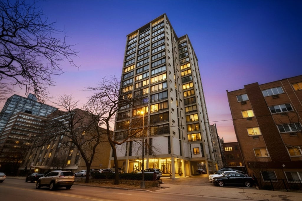 5740 North Sheridan Road 17d, Chicago, 60660