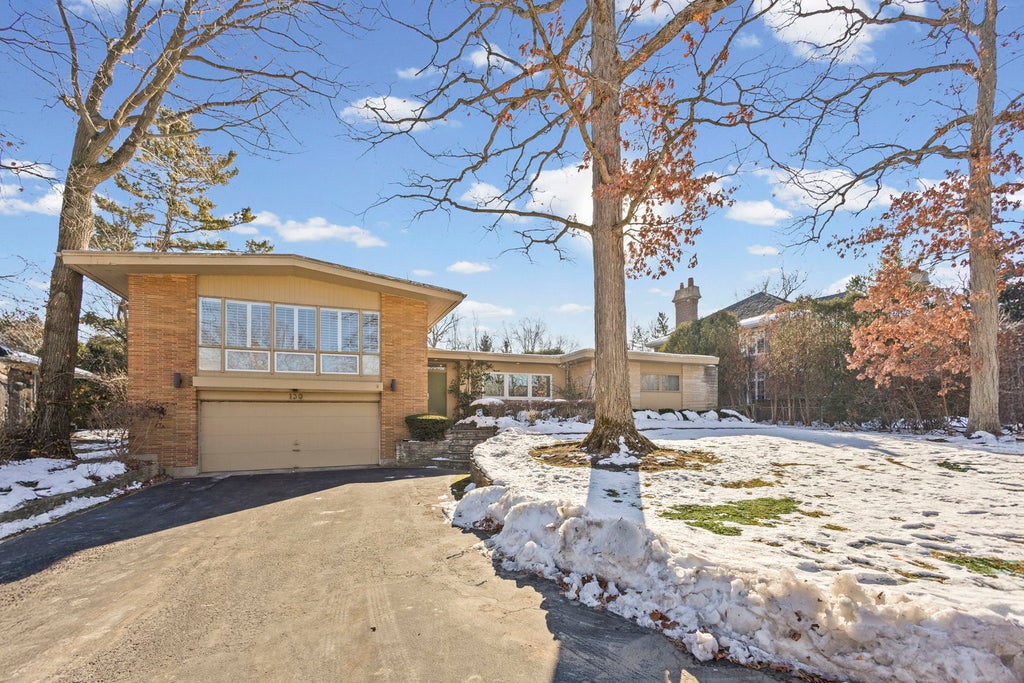 130 Rockgate Lane, Glencoe, 60022