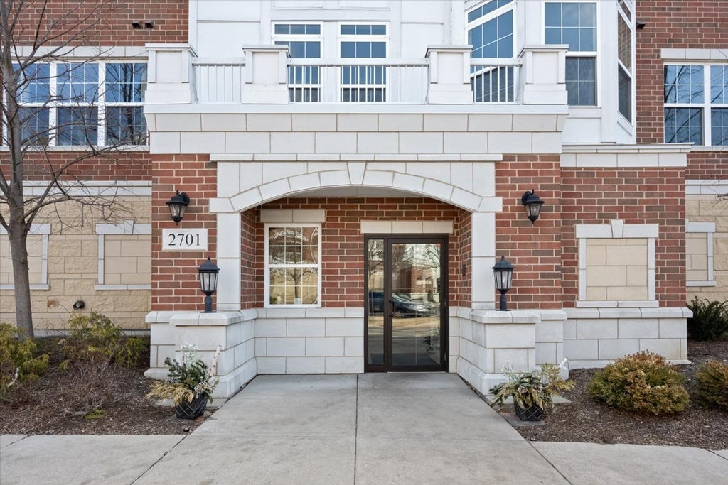 2701 Commons Drive 210, Glenview, 60026