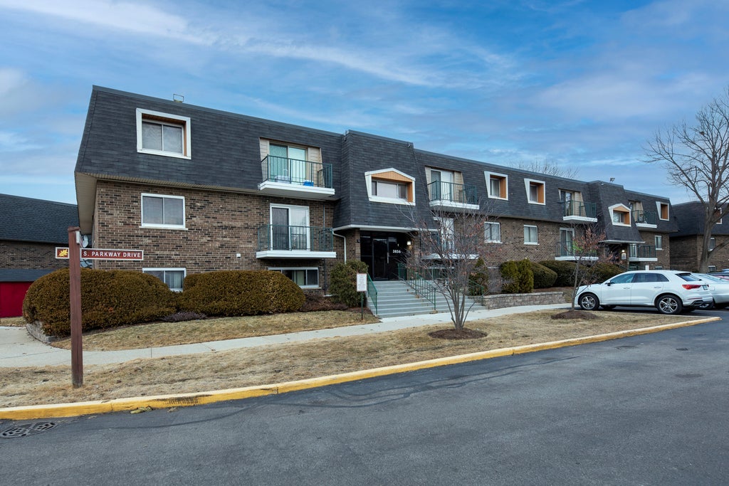 3856 South Parkway Drive 3b, Northbrook, 60062