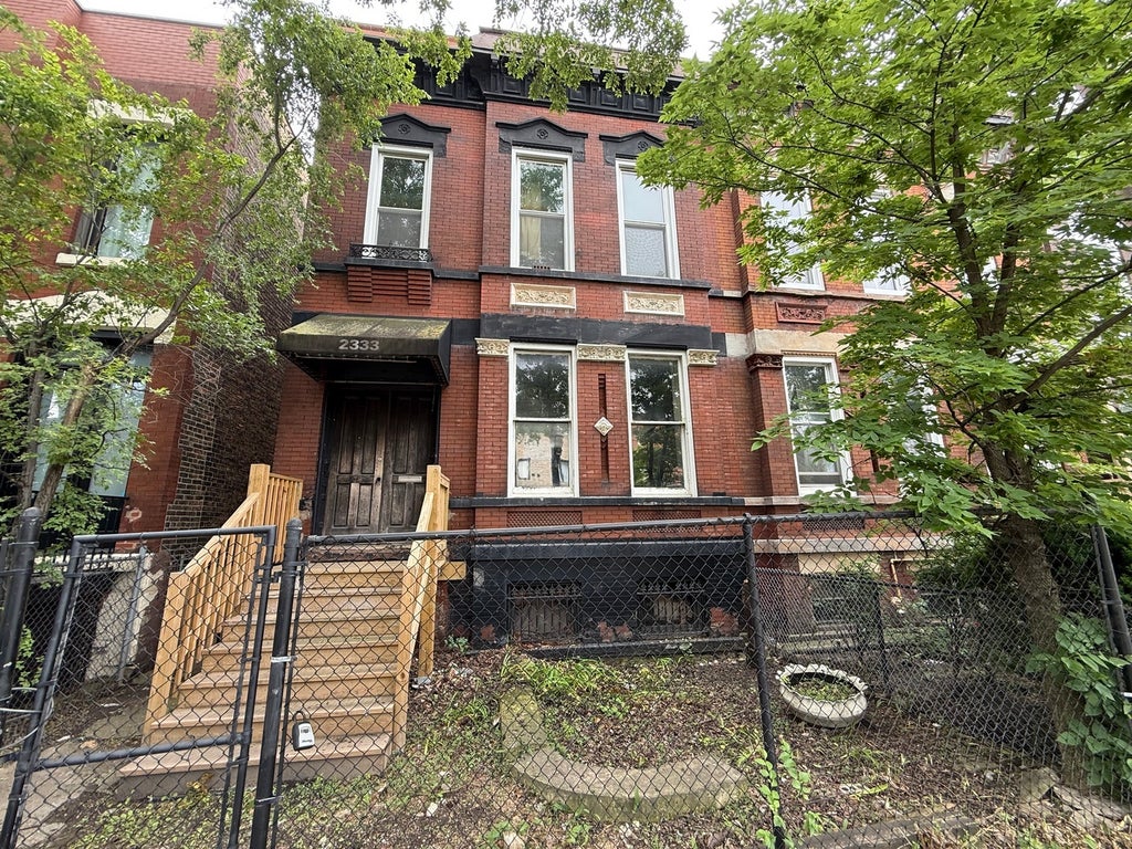 2333 West Warren Boulevard, Chicago