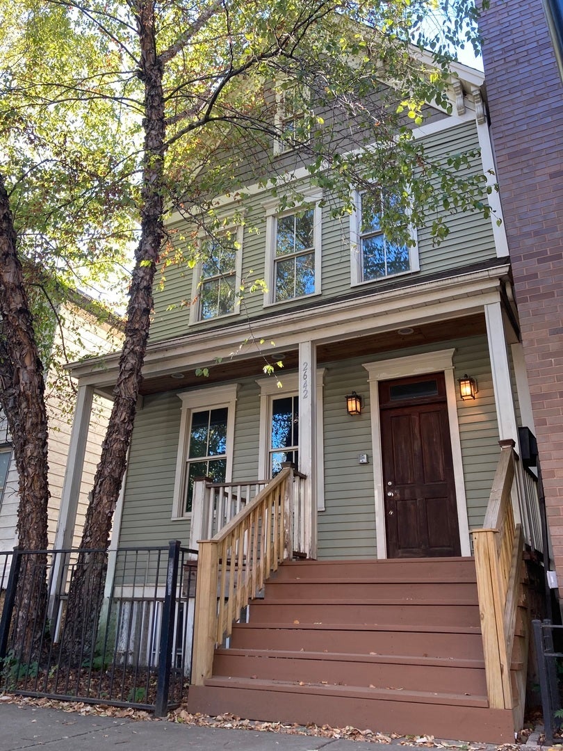 2642 North Ashland Avenue, Chicago