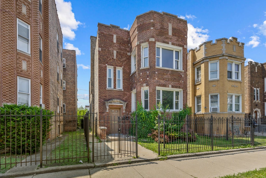 8132 South Marshfield Avenue, Chicago