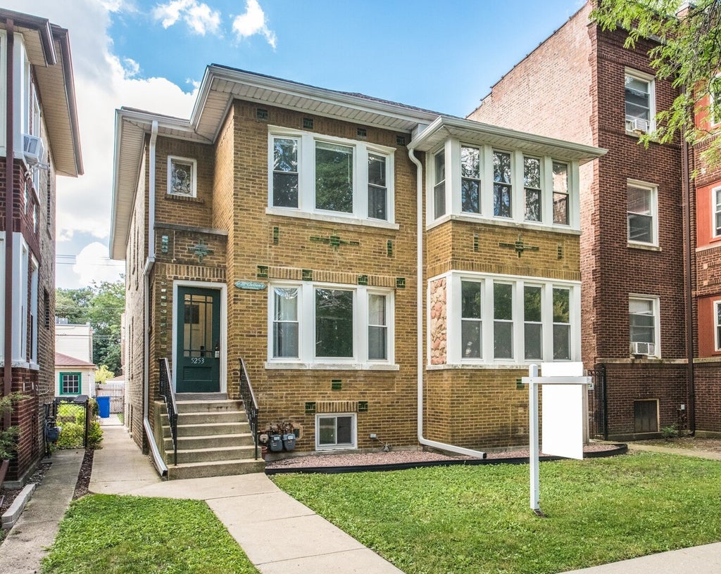 5253 West Cullom Avenue, Chicago, 60641