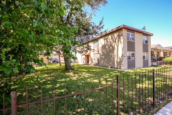 9152 South Halsted Street, Chicago, 60620