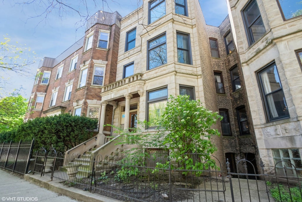 905 West Dakin Street, Chicago