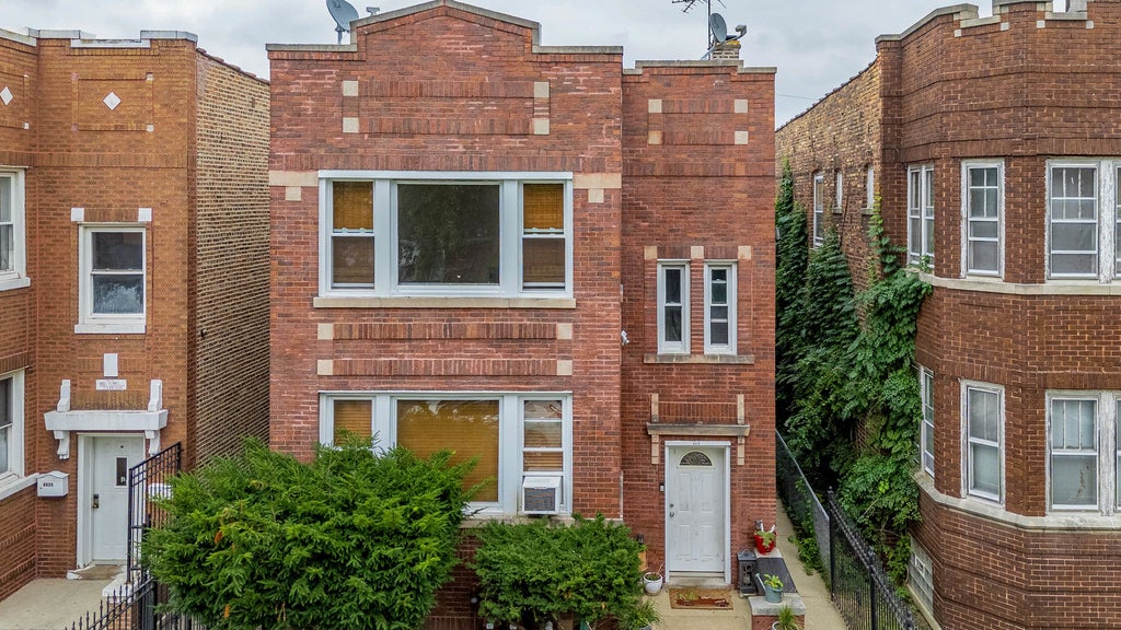 6029 South Fairfield Avenue, Chicago, 60629