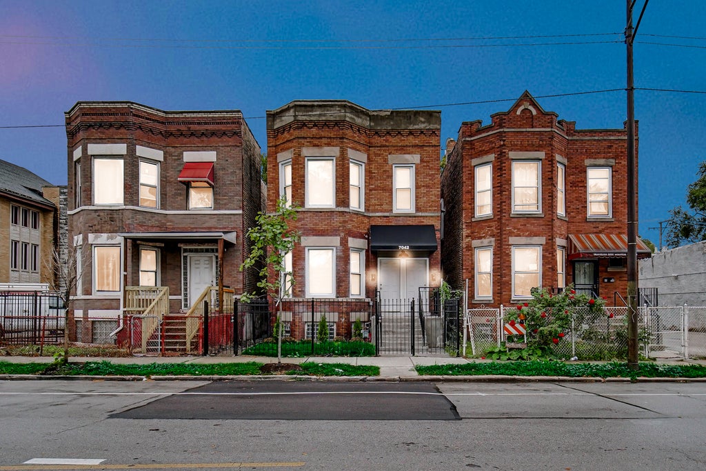 7042 South Racine Avenue, Chicago