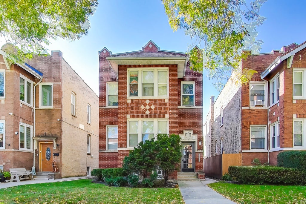 3436 North Harding Avenue, Chicago