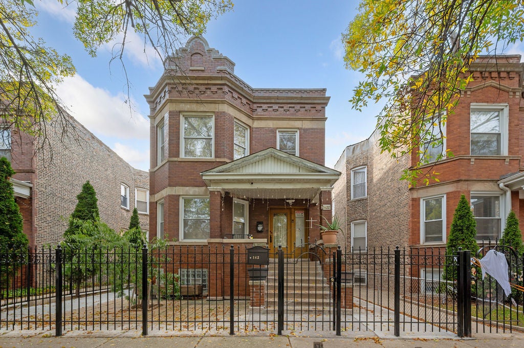 1422 North Harding Avenue, Chicago