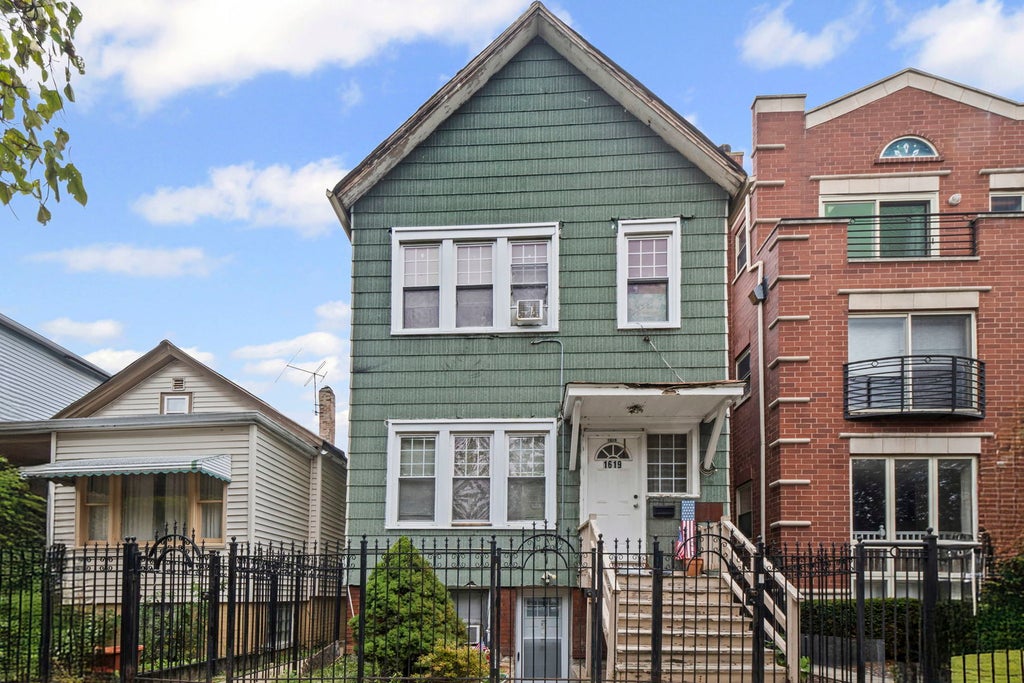 1619 North Artesian Avenue, Chicago