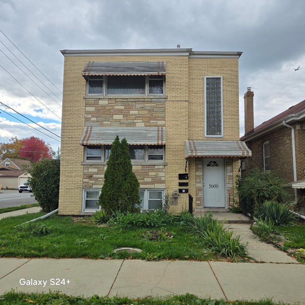 5600 North Mango Avenue, Chicago