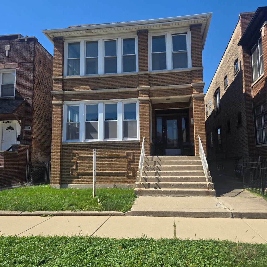 7918 South Throop Avenue, Chicago