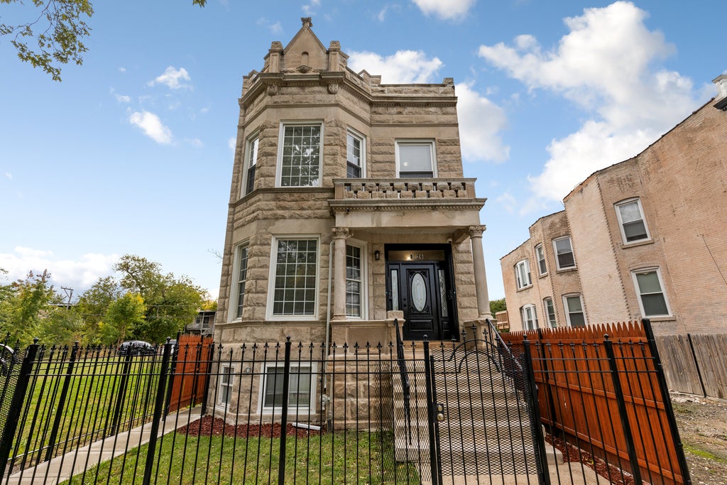 1826 South Drake Avenue, Chicago