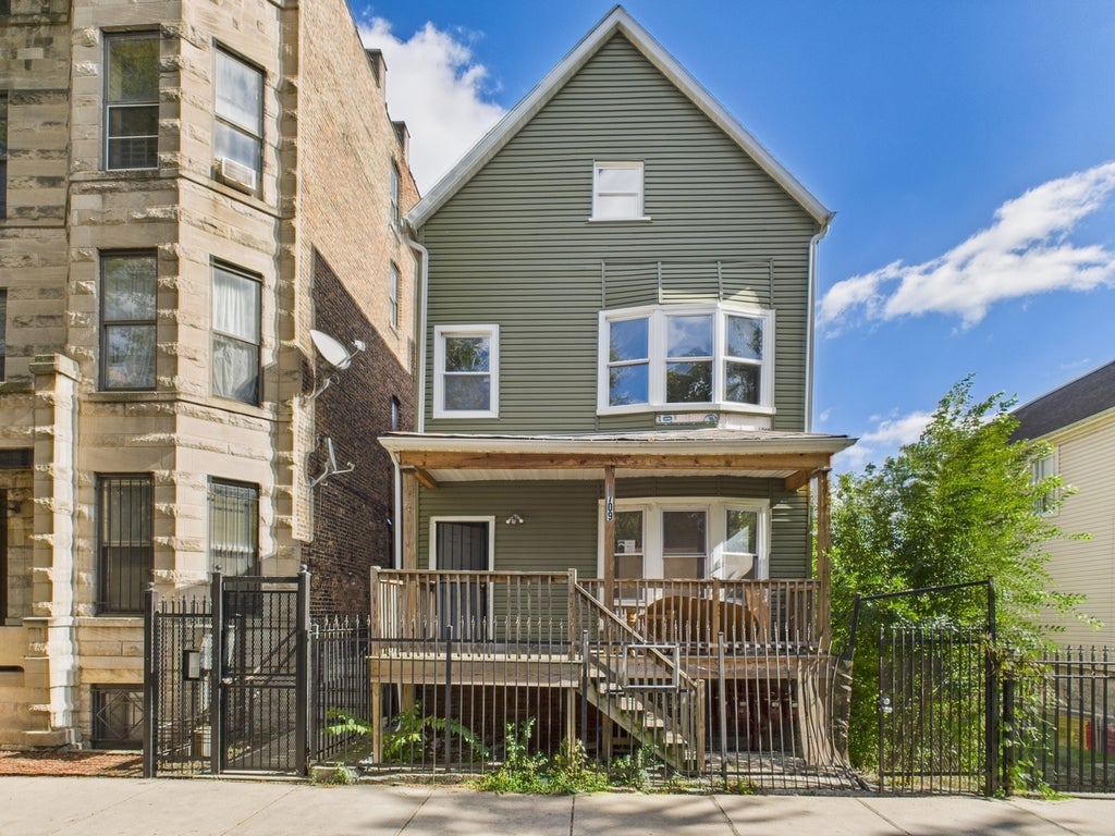 8709 South Escanaba Avenue, Chicago