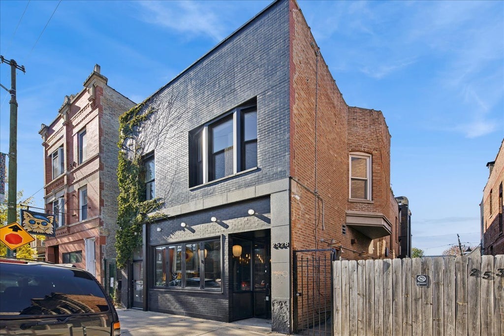 2528 North California Avenue, Chicago, 60647