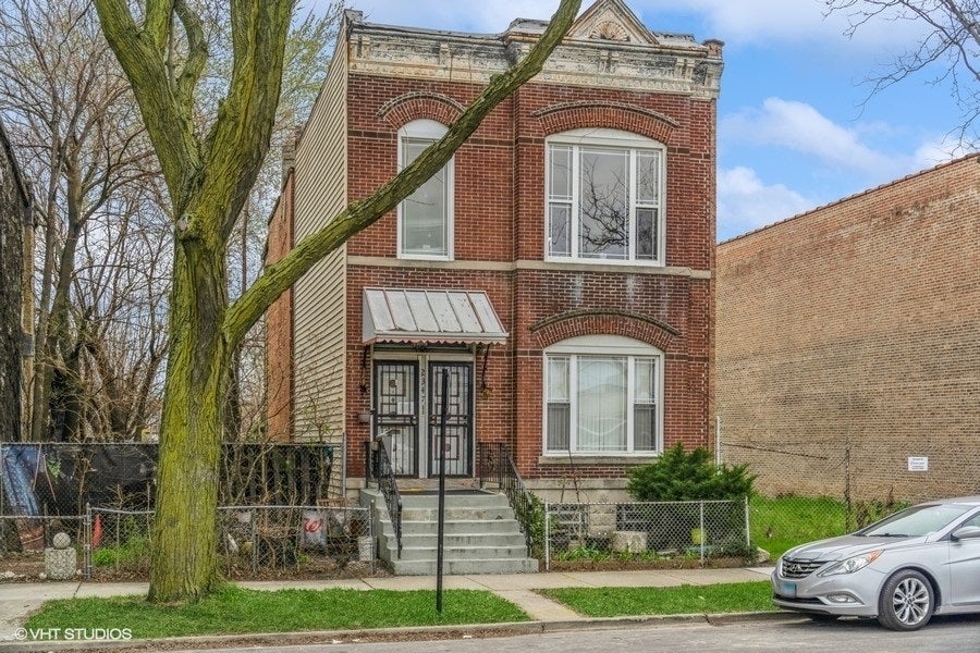 2347 West Maypole Avenue, Chicago