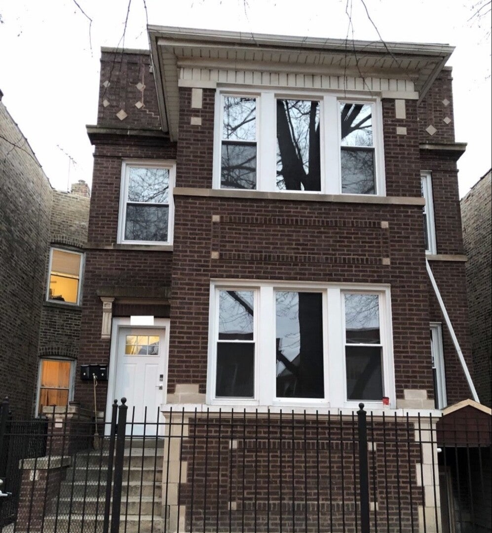 4931 North Troy Street, Chicago