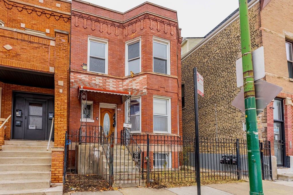 3103 North Kedzie Avenue, Chicago, 60618