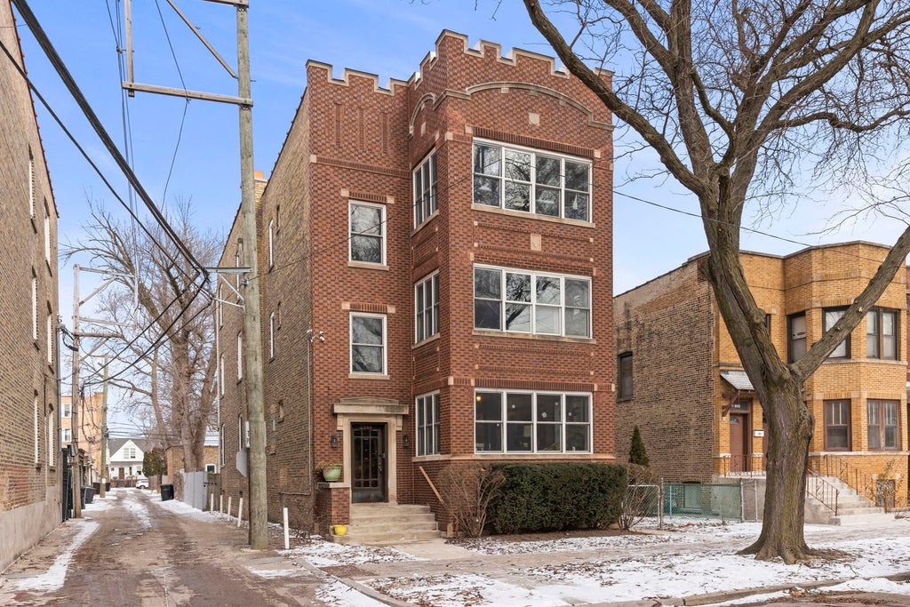 2544 West Gunnison Street, Chicago, 60625