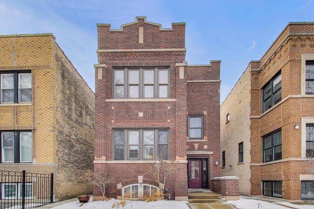 3502 North Oakley Avenue, Chicago, 60618
