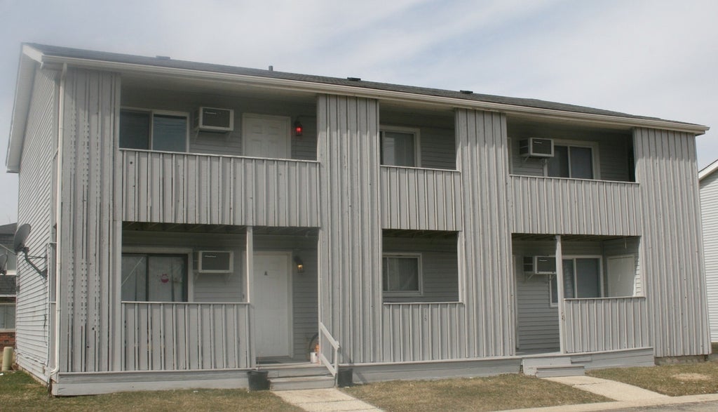 115 Harbor Drive, Oswego