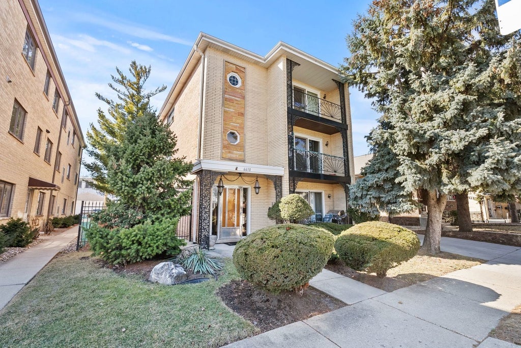 6610 North Northwest Highway, Chicago