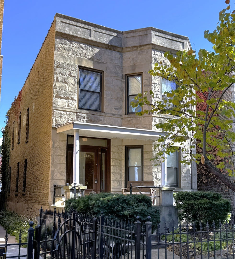 4335 North Damen Avenue, Chicago, 60618