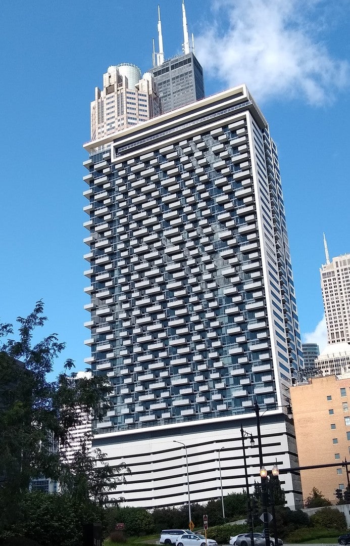 235 West Van Buren Street 3614, Chicago, 60607