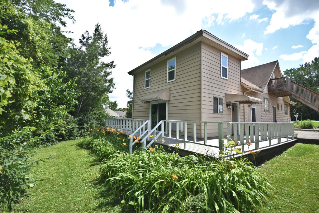 6n582 Illinois Street 3, St. Charles