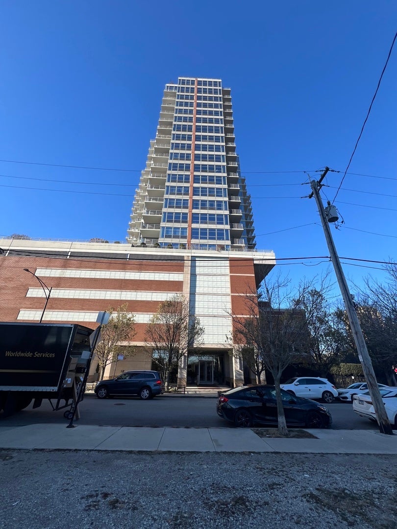 1600 South Prairie Avenue 1607, Chicago, 60616