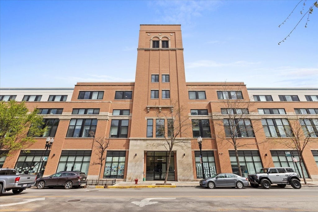 1900 West Lawrence Avenue 231, Chicago, 60640