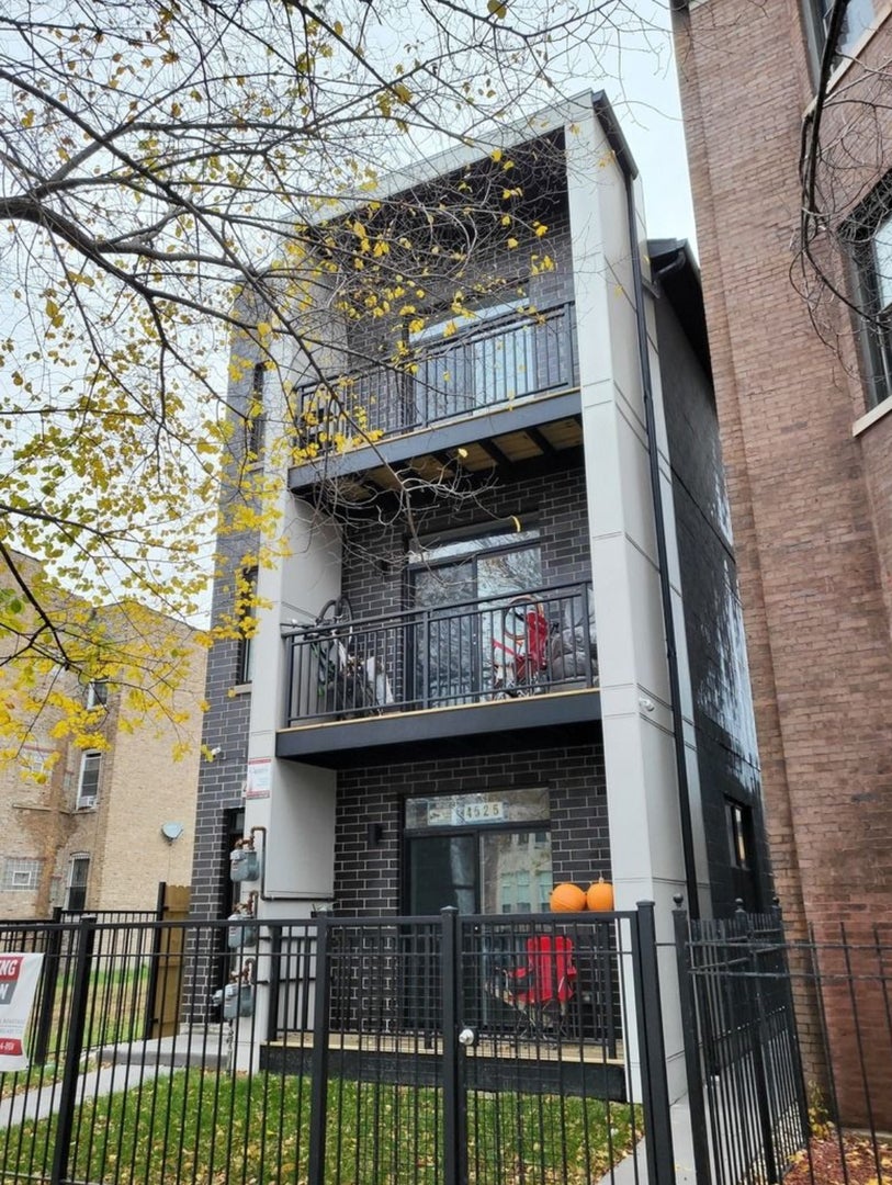 4525 South Prairie Avenue 2, Chicago, 60653