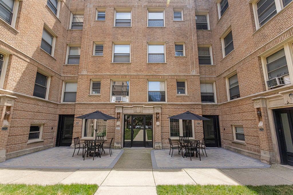 1633 West Chase Avenue 1l, Chicago, 60626