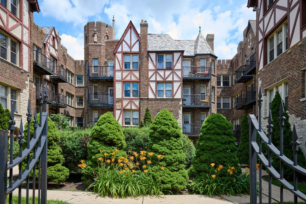 5711 North Kimball Avenue 3n, Chicago, 60659