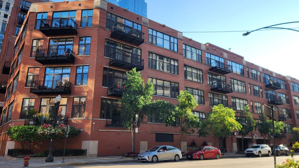333 West Hubbard Street 323, Chicago, 60654
