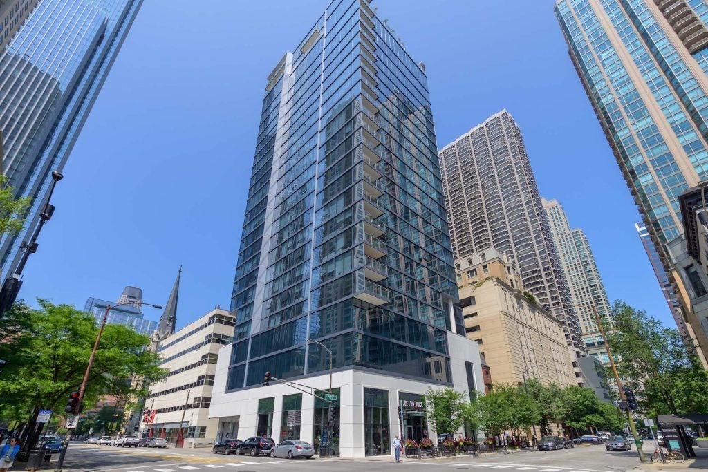 8 East Huron Street 1405, Chicago, 60611