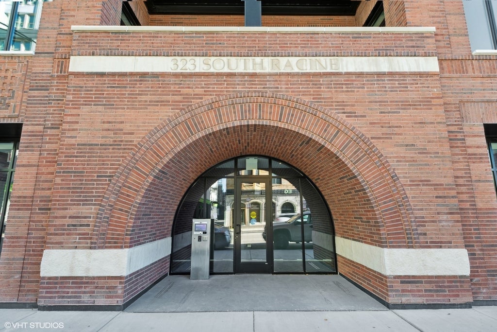 323 South Racine Avenue 6b, Chicago, 60607