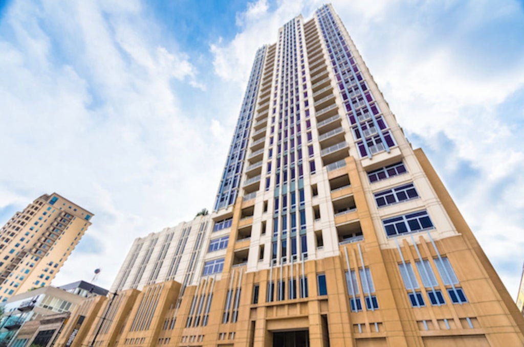 1400 South Michigan Avenue 2004, Chicago, 60605