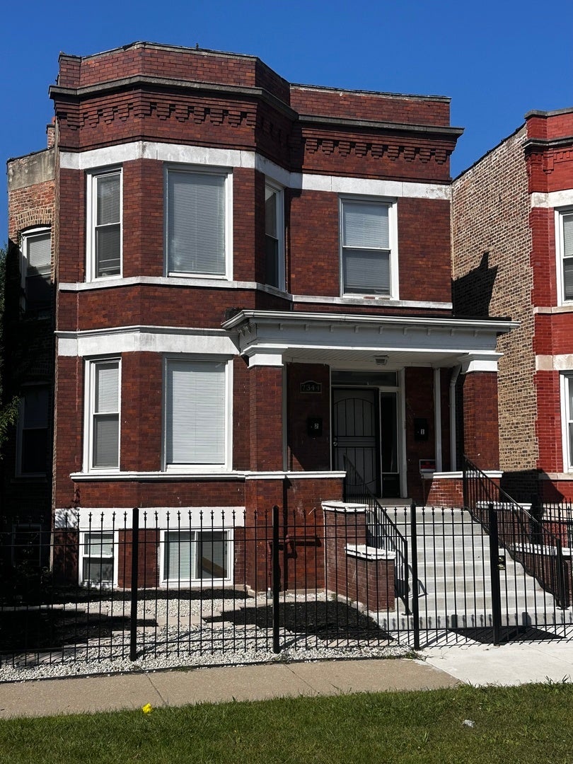 7344 South Blackstone Avenue 1, Chicago, 60619