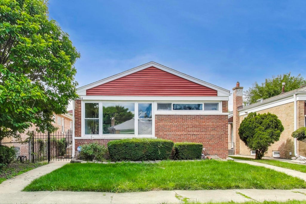 6544 North Albany Avenue, Chicago, 60645