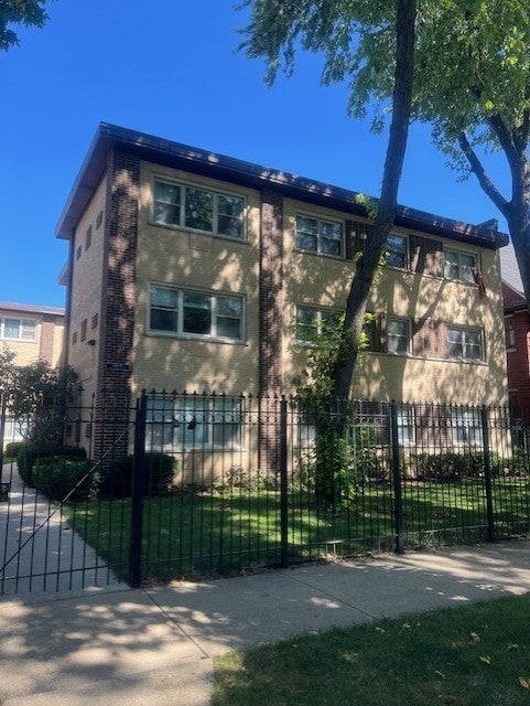 1538 West Chase Avenue 2s, Chicago, 60626