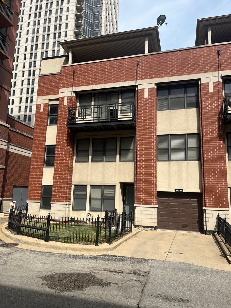 334 North Jefferson Street A, Chicago, 60661