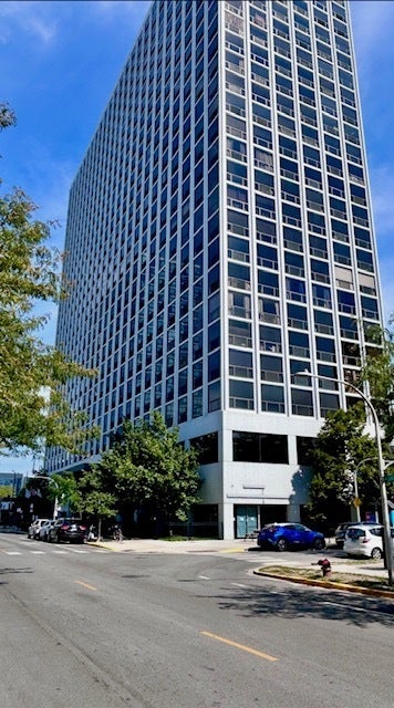4343 North Clarendon Avenue 2504, Chicago, 60613