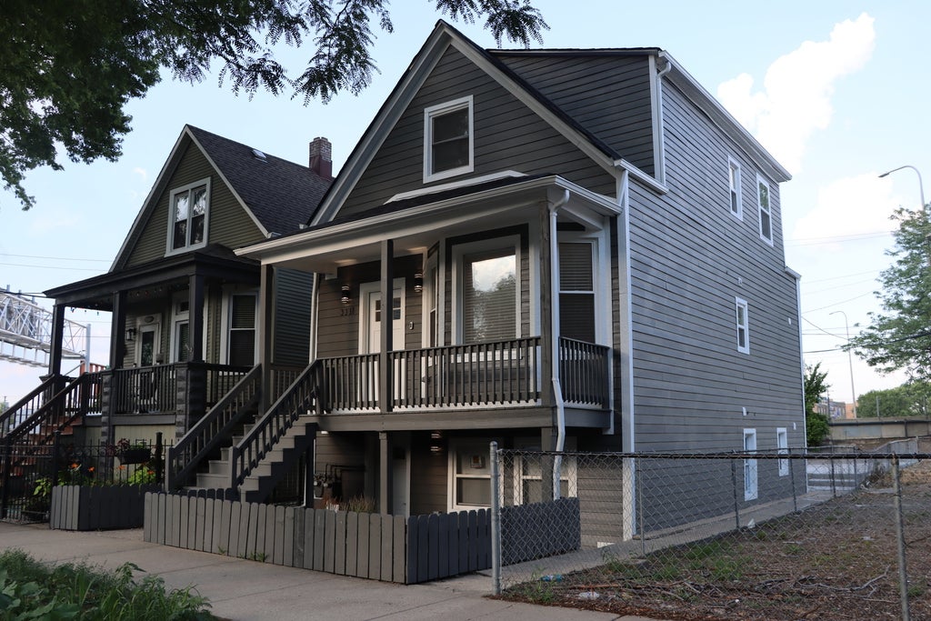 3331 North Drake Avenue G, Chicago, 60618